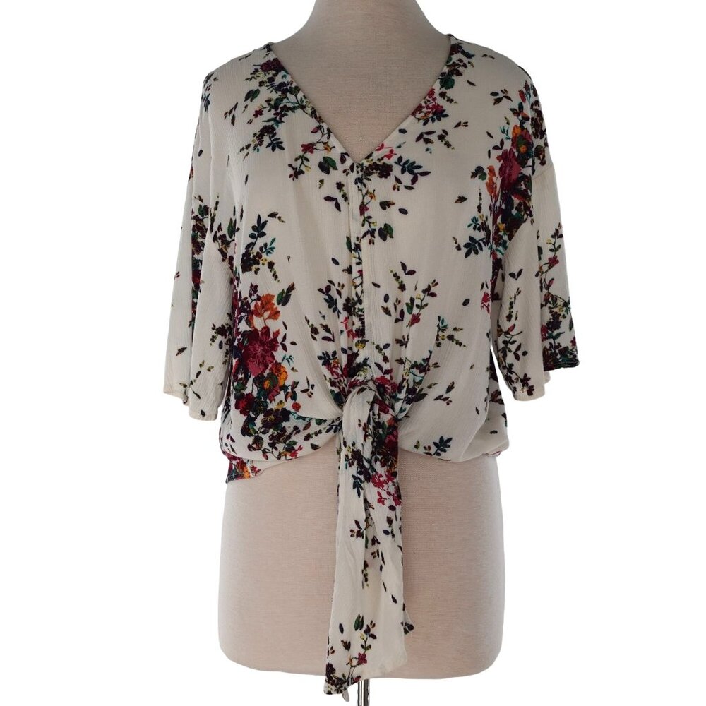 LUQ Short Sleeve  Relaxed Fit Tie Waist Floral V Neck Casual Blouse Size Med